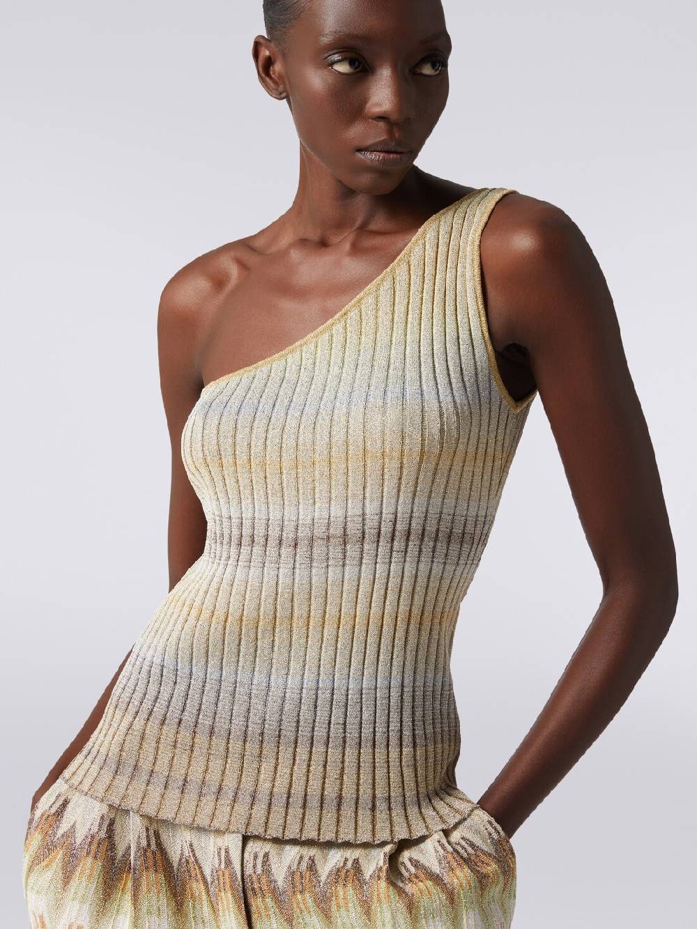 M Missoni Top monospalla in viscosa lamé a costine 2025