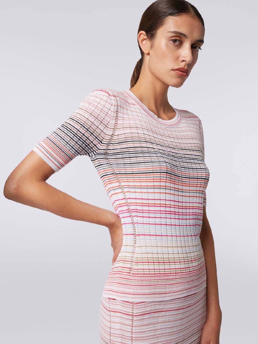 M Missoni Maglia girocollo a maniche corte in cotone e viscosa a righe Novità