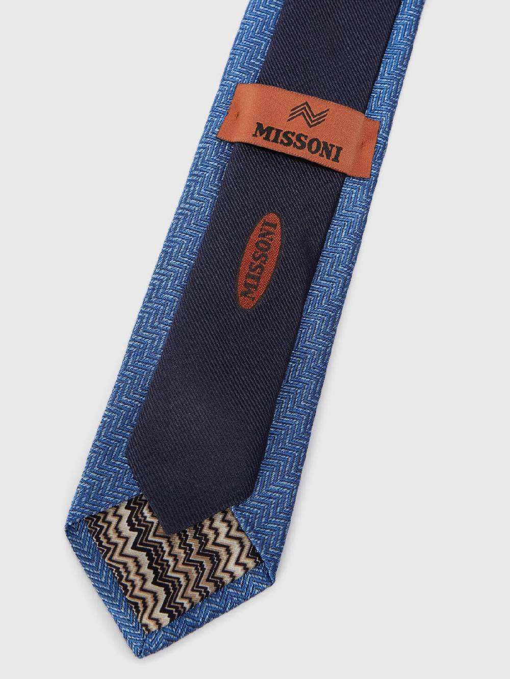 M Missoni Cravatta in seta chevron Ritorno libero