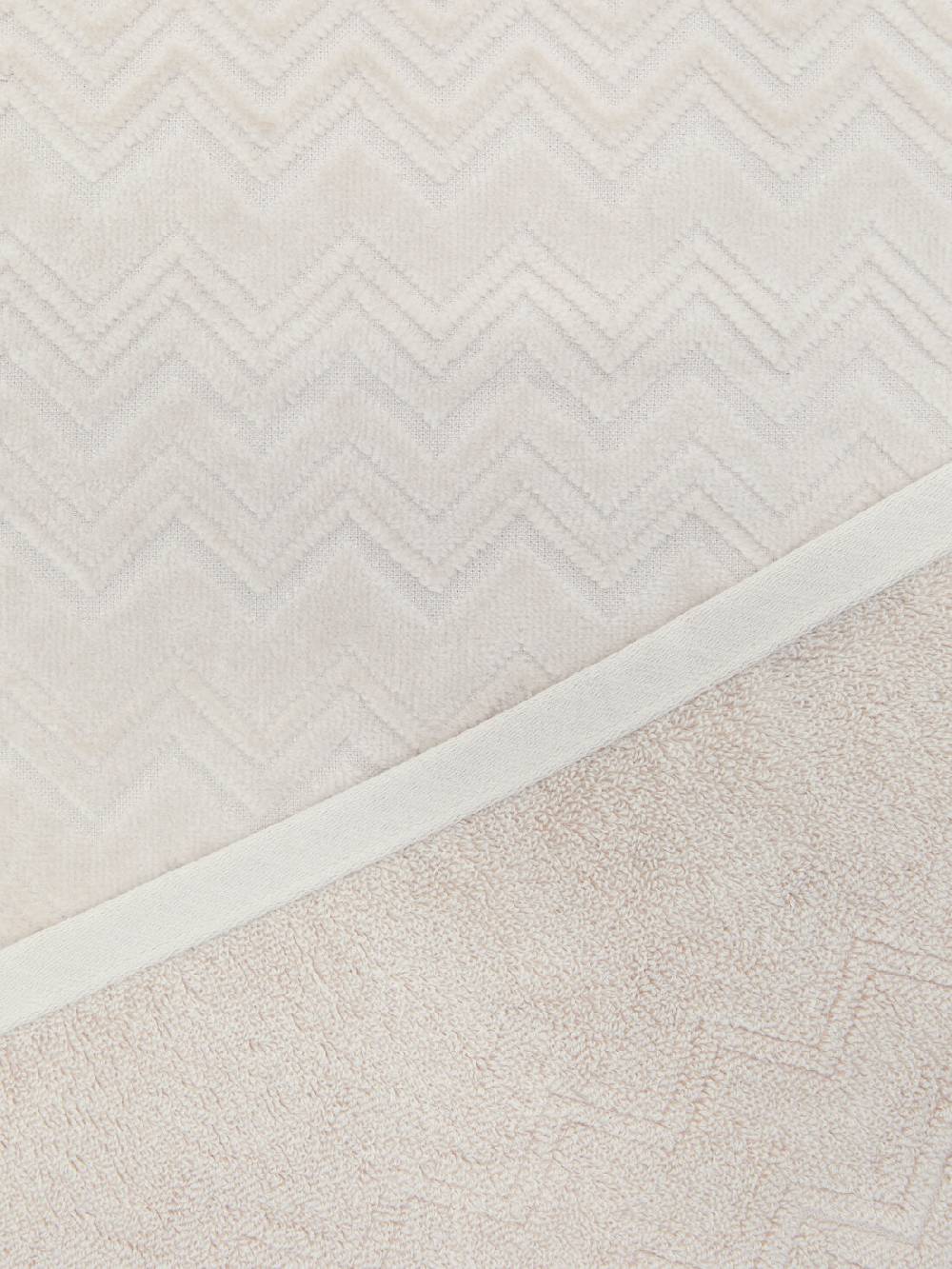 M Missoni Set 2 pezzi di asciugamani da bagno Chalk in spugna di cotone zig zag Ritorno libero