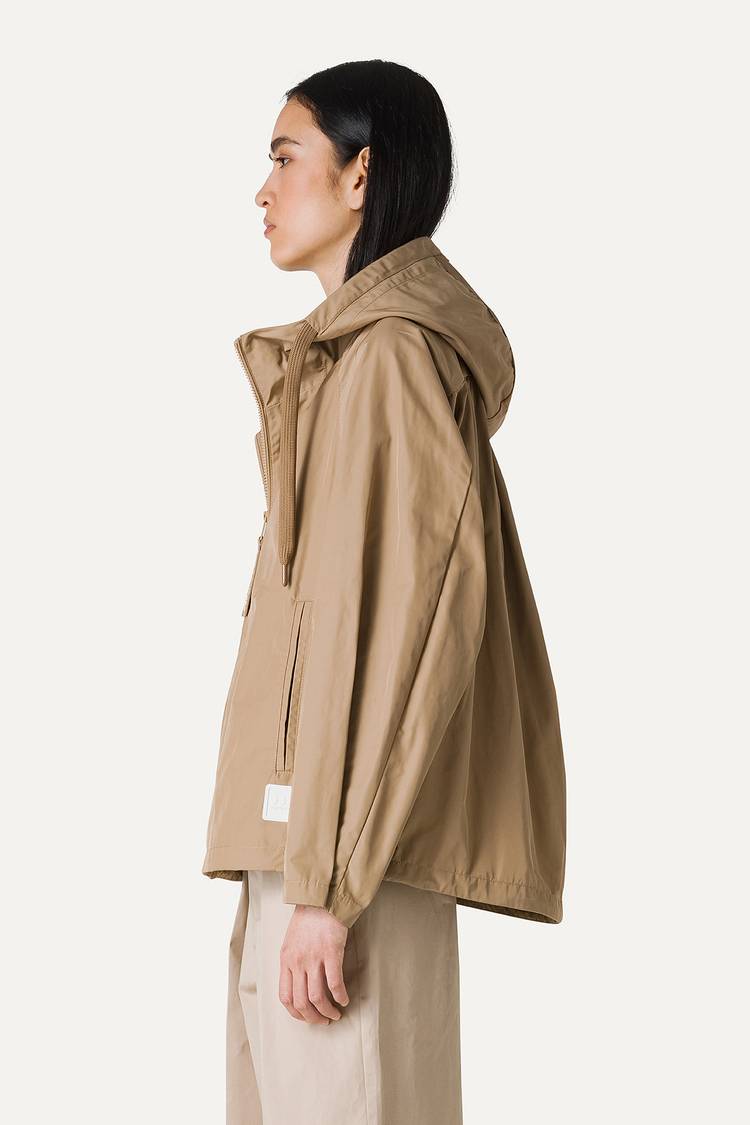 Oof Wear GIACCA CORTA IN NYLON MEMORY CON ARRICIO SULLA SCHIENA 9139 - BEIGE Promozione Limitata
