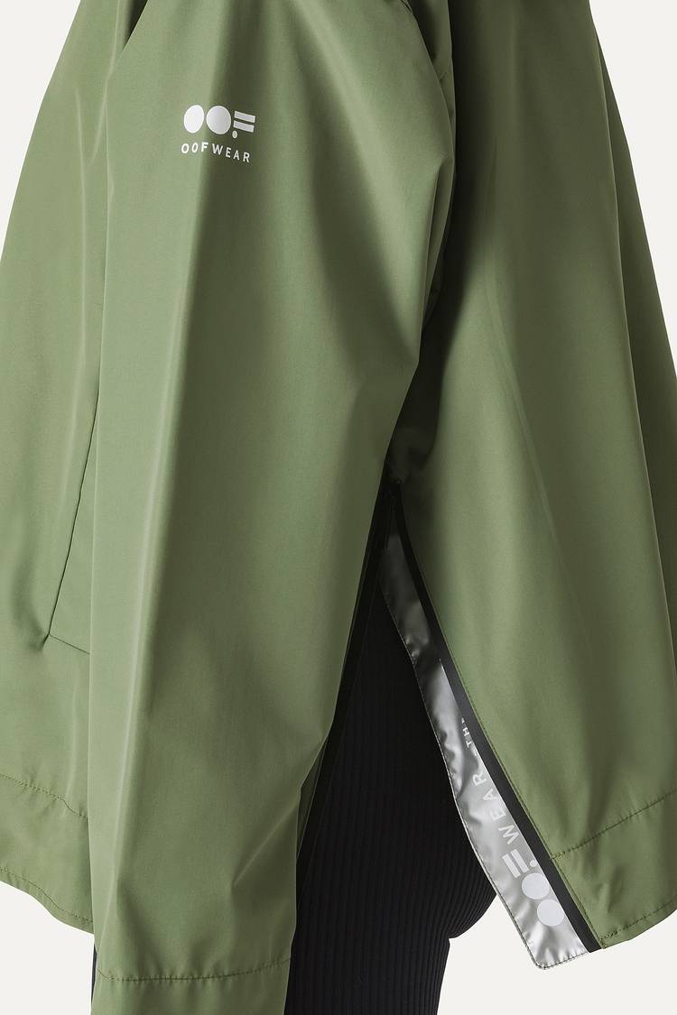 Oof Wear GIACCA CORTA IN NYLON CON INTERNO ARGENTO 9214 - VERDE OLIVA Soddisfazione Garantita