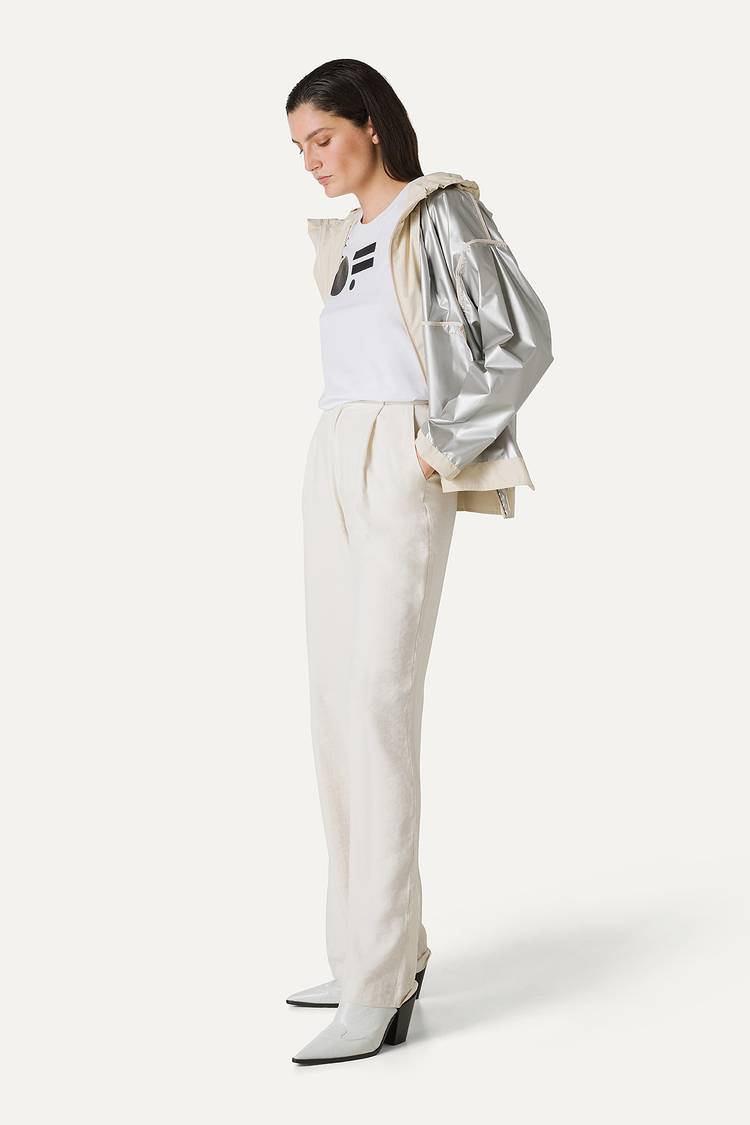 Oof Wear GIACCA CORTA IN NYLON CON INTERNO ARGENTO 9214 - CREMA Negozi Online