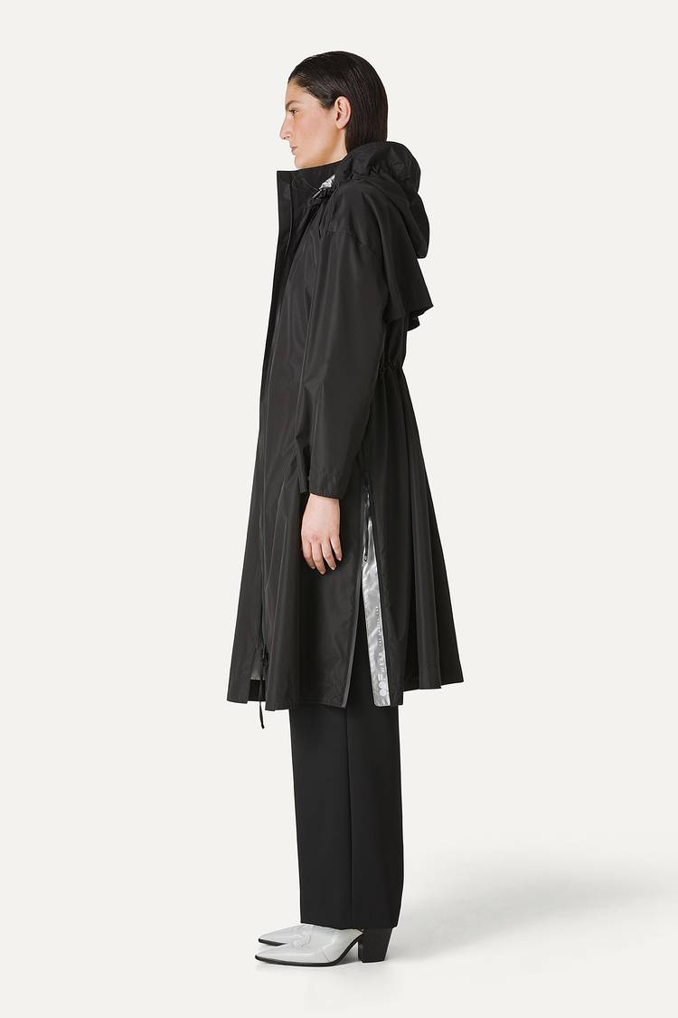 Oof Wear GIACCA LUNGA IN NYLON CON INTERNO ARGENTO 9216 - NERO Promozione Limitata