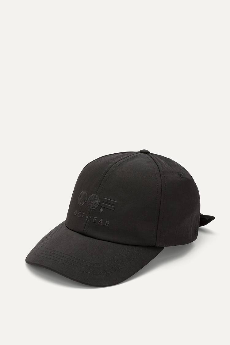 Oof Wear CAPPELLO CON VISIERA IN NYLON MEMORY 2009 - NERO Prezzo Ridotto