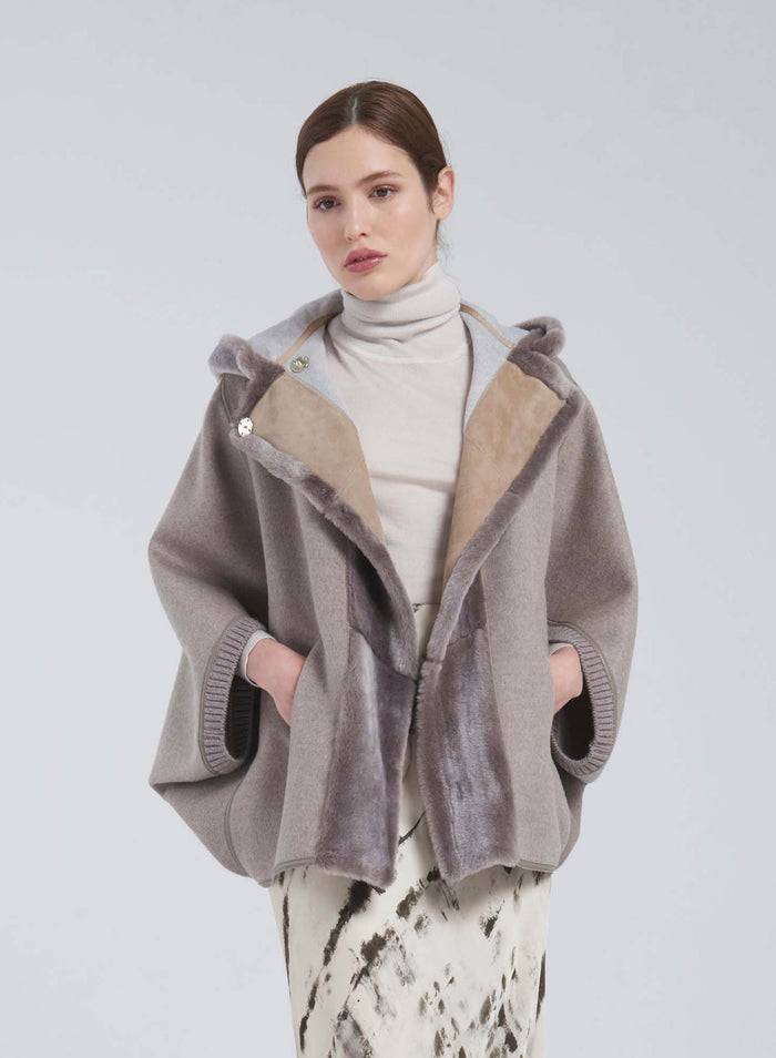 Lorena Antoniazzi CAPPOTTO IN MONTONE In Vendita