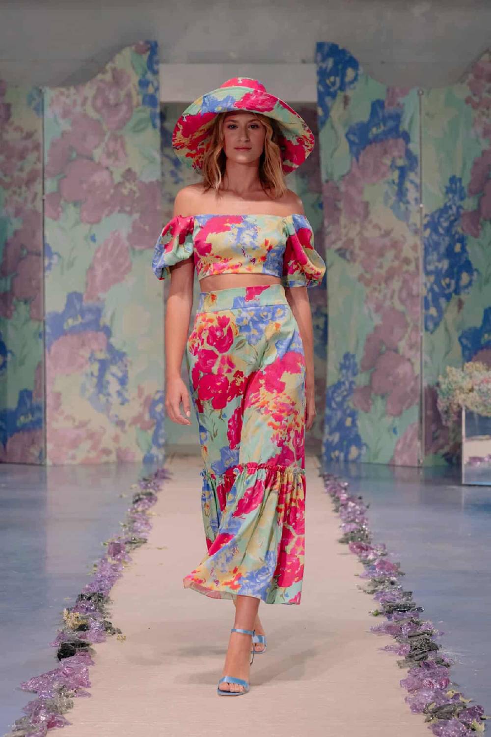 Luisa Beccaria Cappello in cotone a tesa larga con fiori astratti Vendita Calda