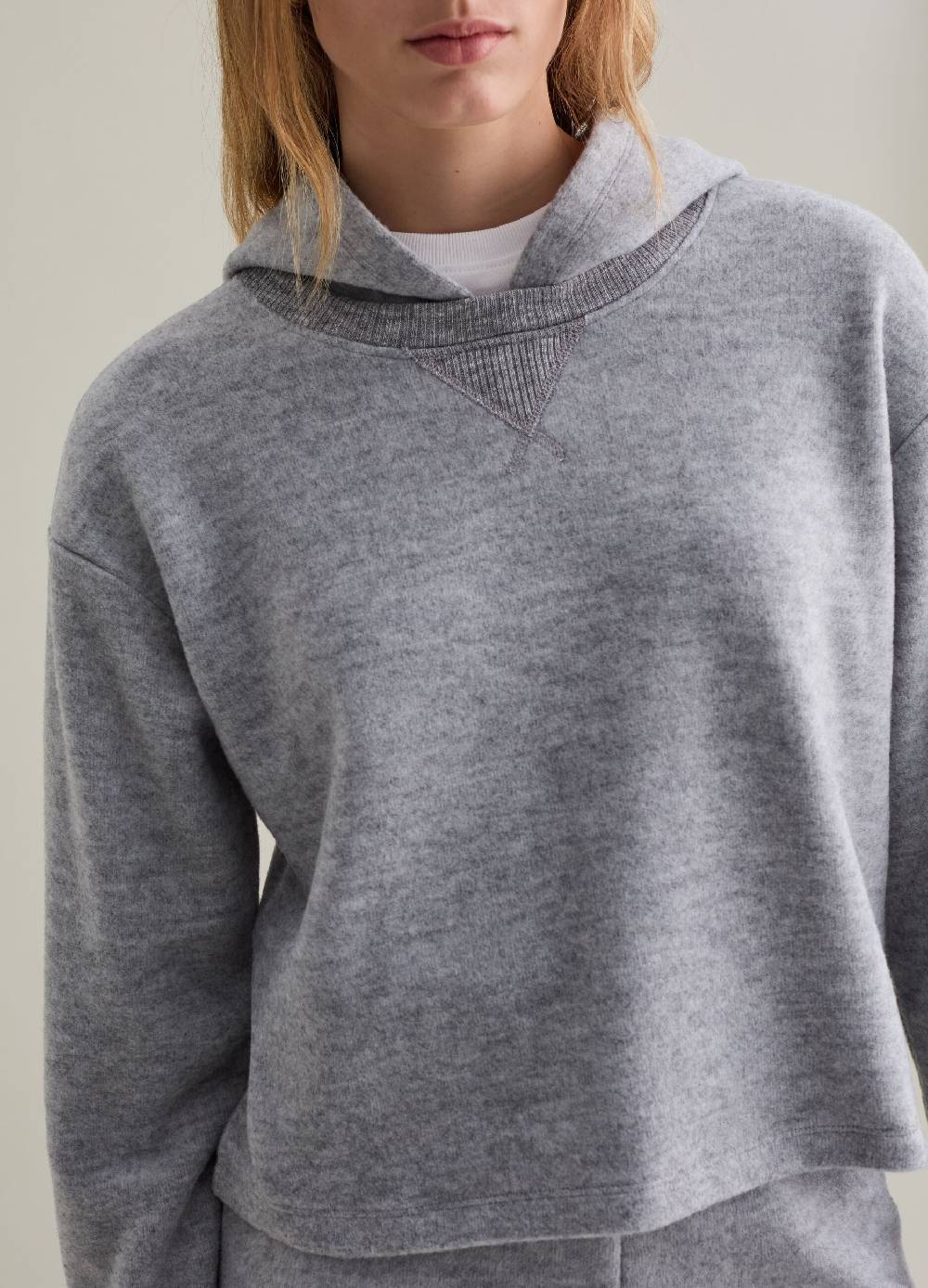 PIOMBO Top in maglia con cappuccio a maniche lunghe Presa