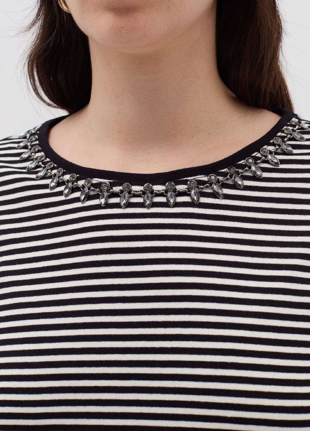 MYA T-shirt con applicazione gioiello Curvy Nuova