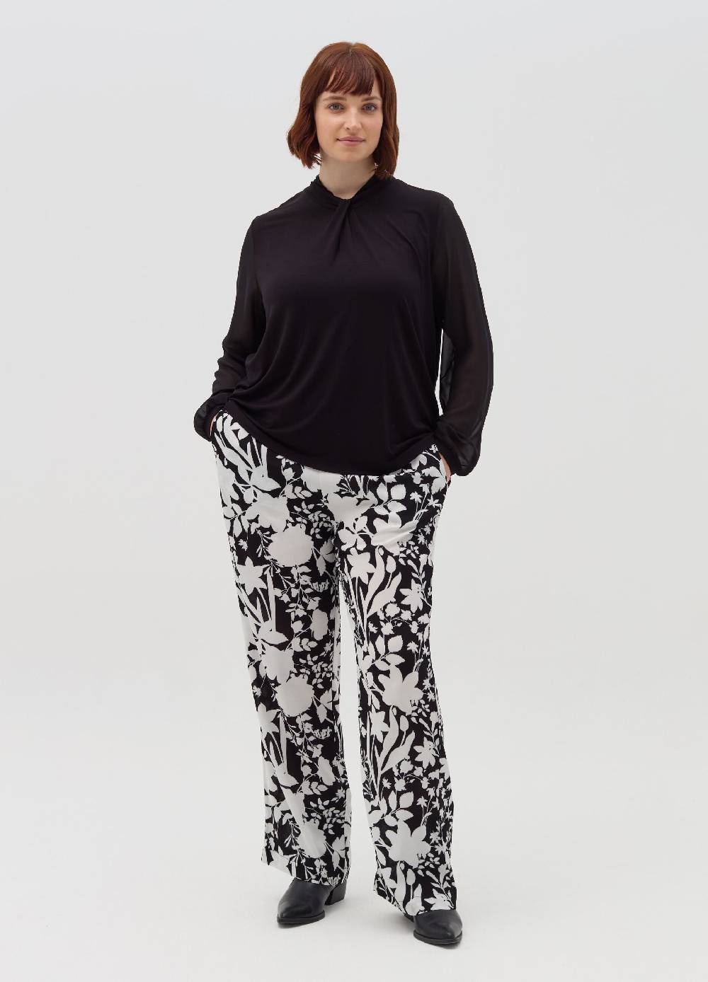 MYA T-shirt in viscosa stretch con nodo Curvy Offerte