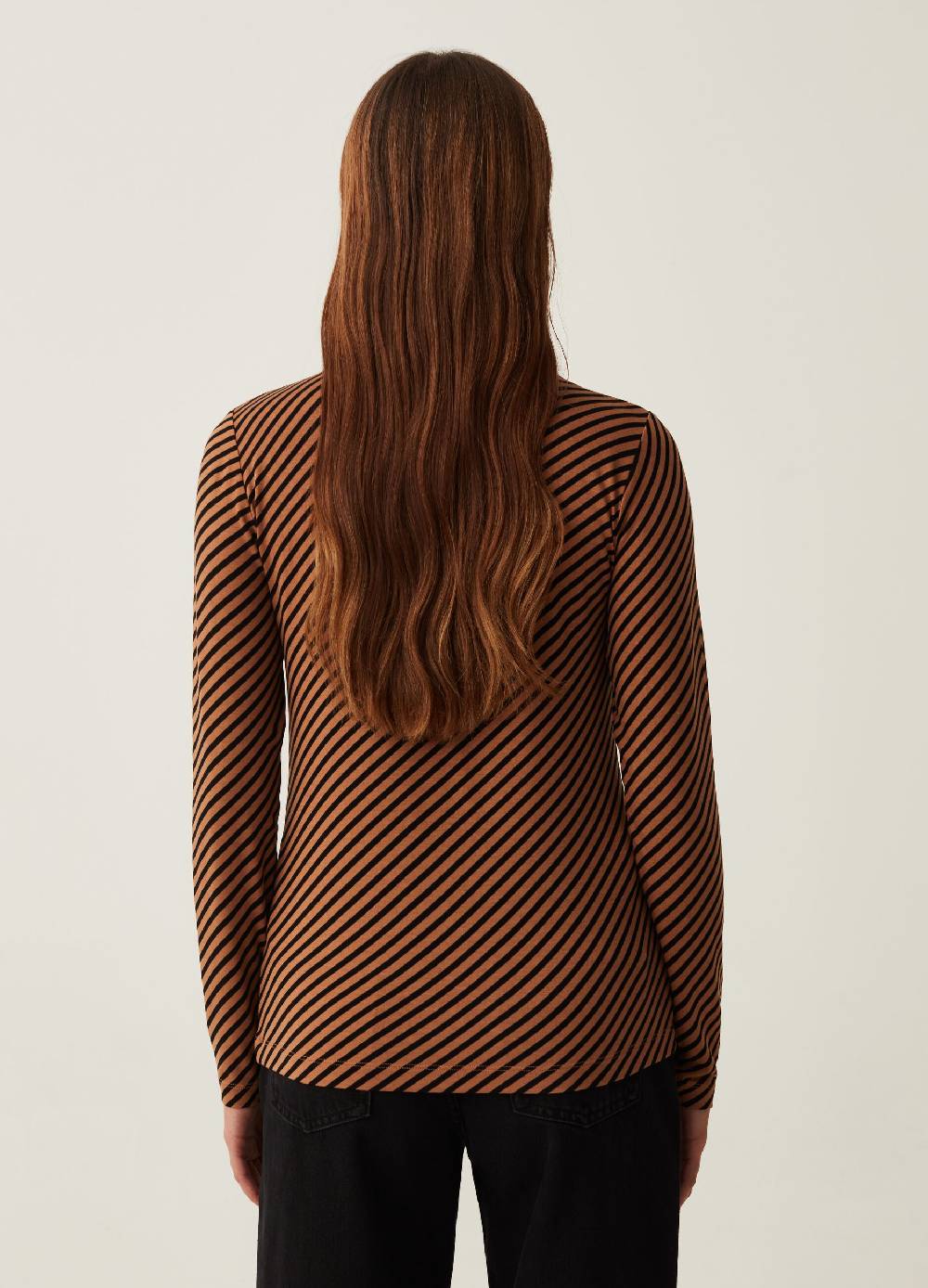 OVS T-shirt a collo alto stampa a righe oblique Hotsell