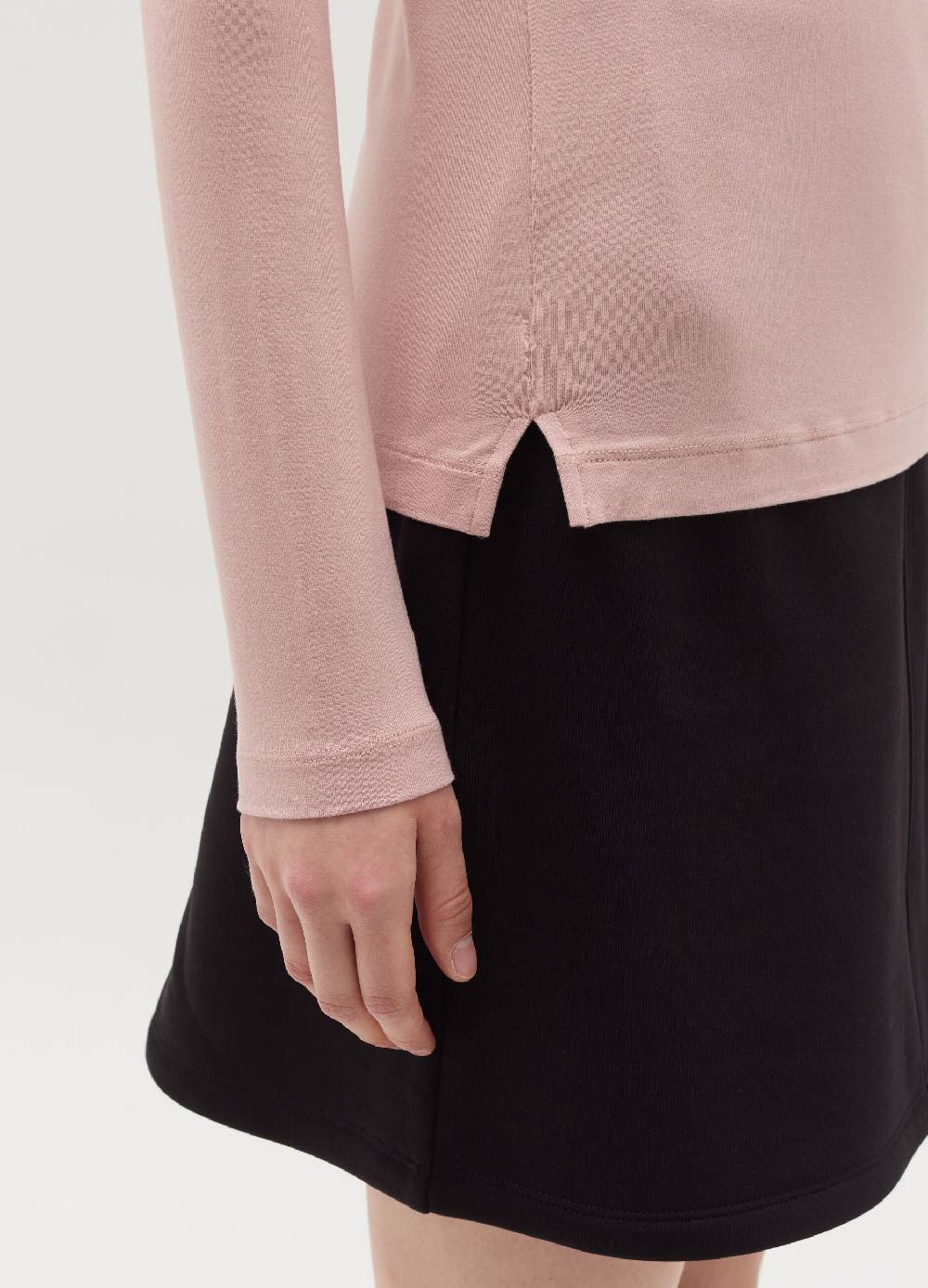 OVS T-shirt in viscosa stretch con scollo a V Convenienza