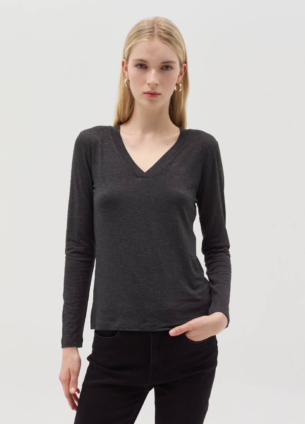 OVS T-shirt in viscosa stretch con scollo a V Saldi Di Fabbrica