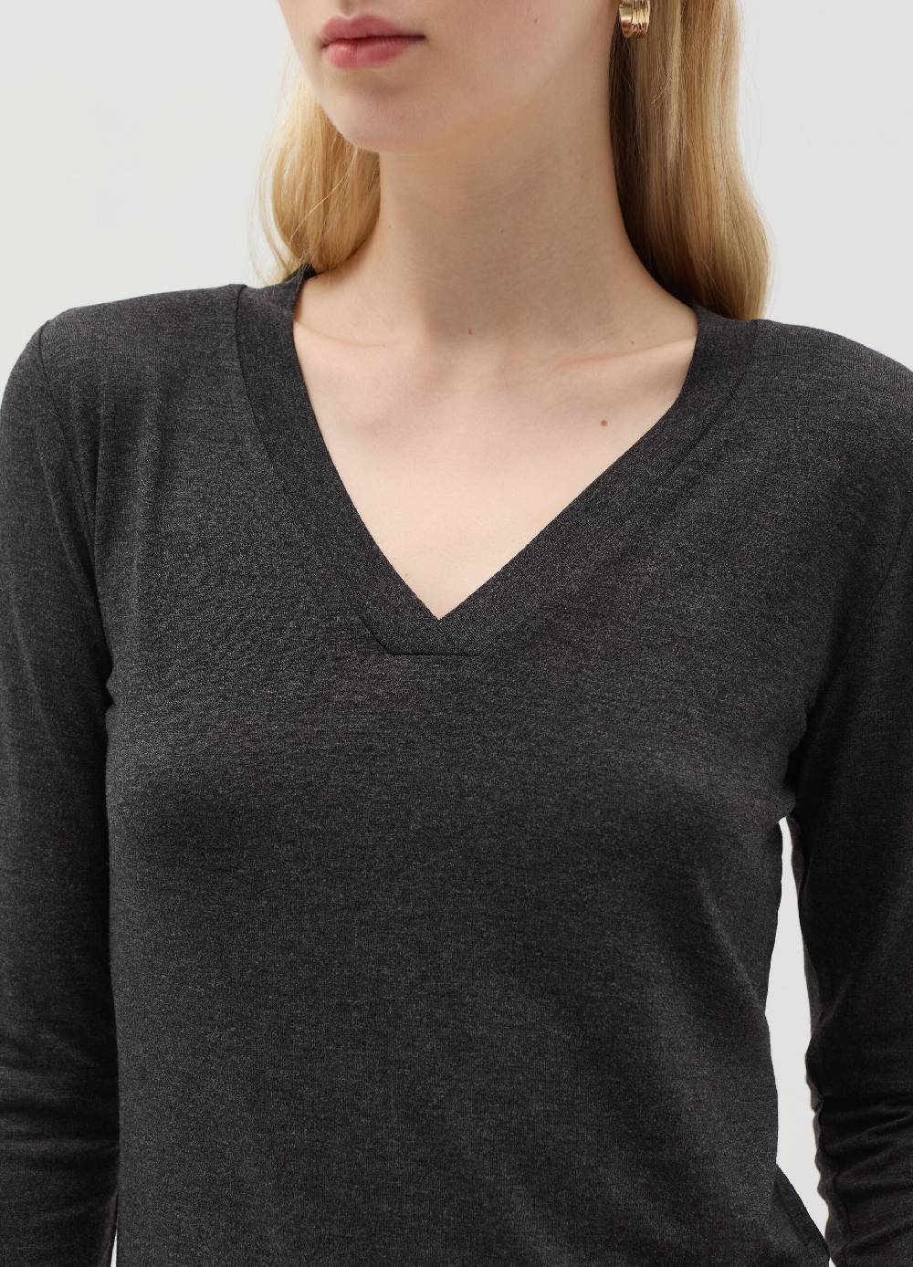 OVS T-shirt in viscosa stretch con scollo a V Saldi Di Fabbrica