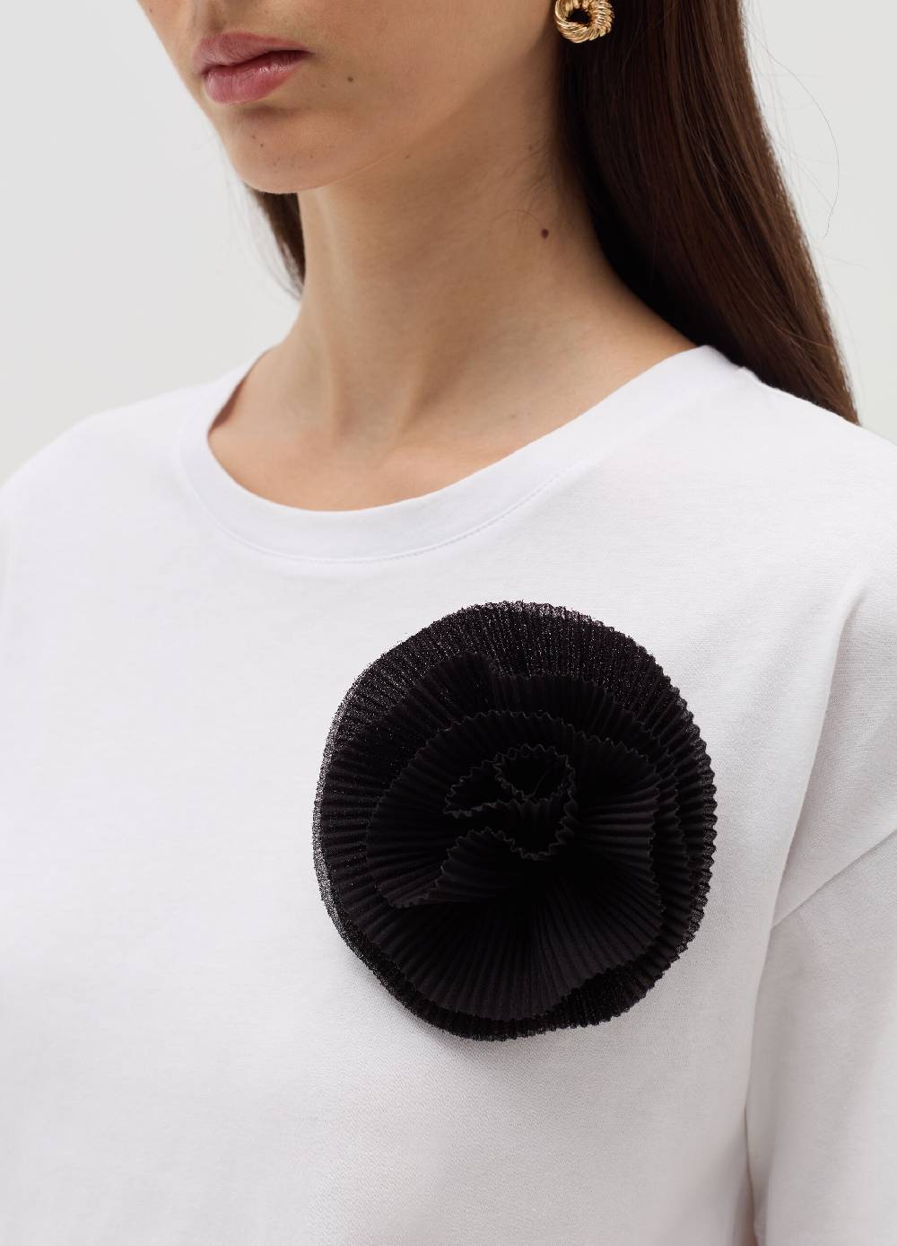 OVS T-shirt con applicazione floreale 2025