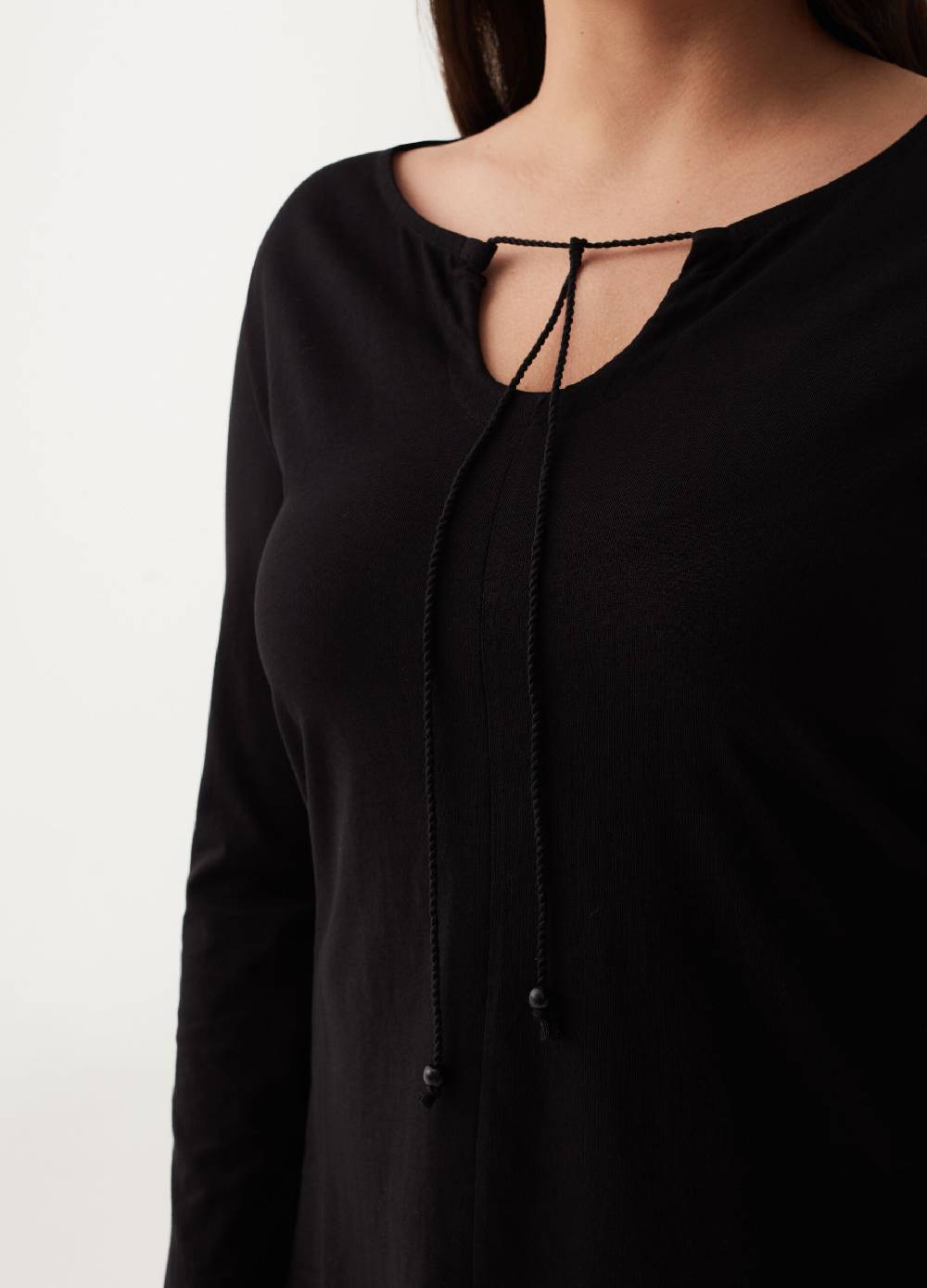 MYA T-shirt a maniche lunghe con laccetto Curvy Pezzi Unici
