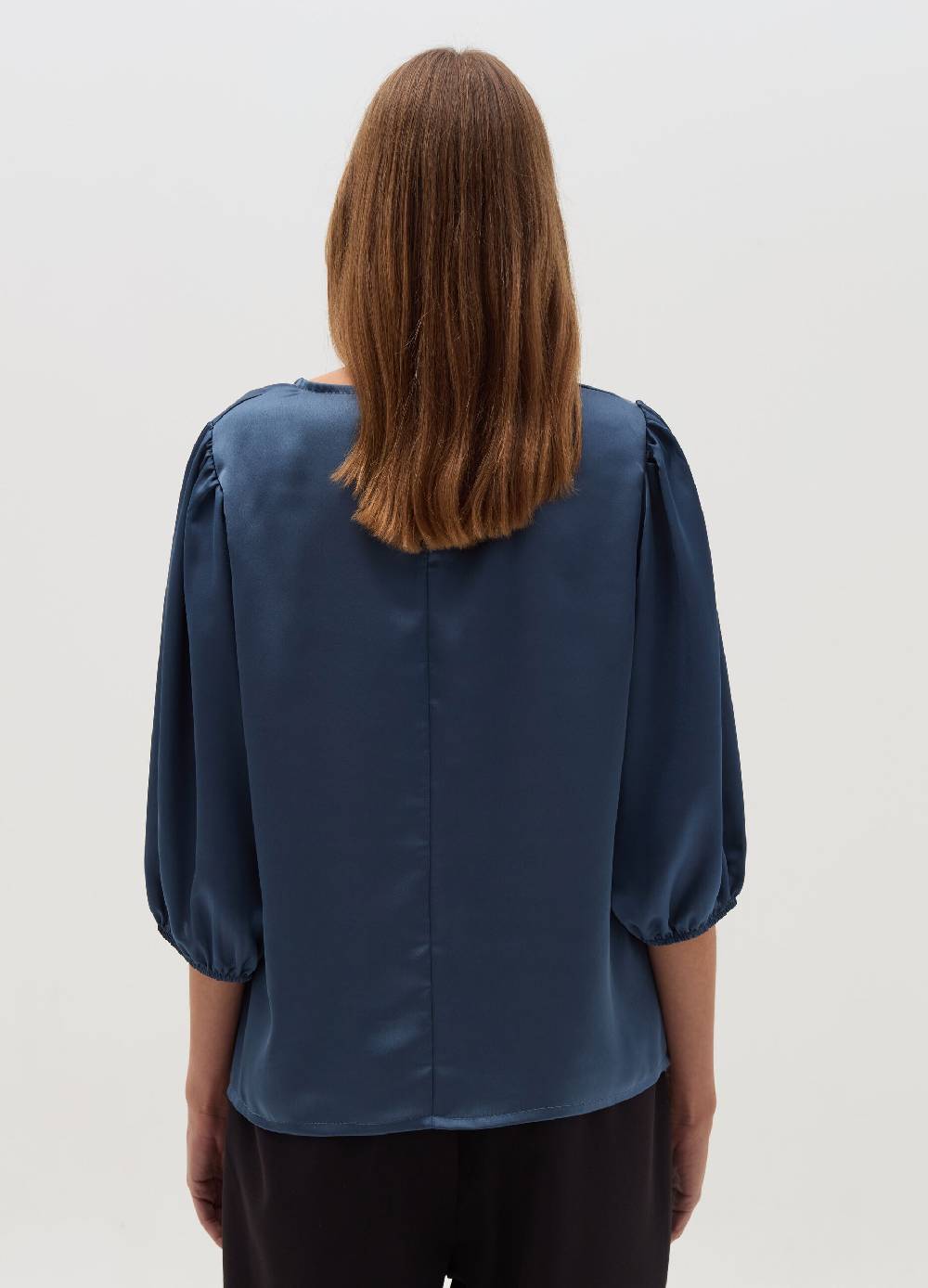HYBRID Blusa in satin con maniche a sbuffo Qualità