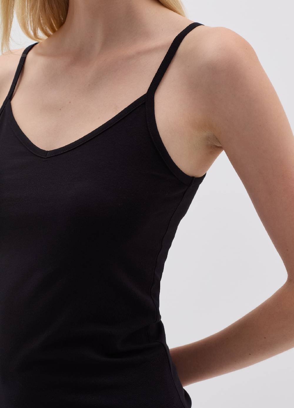 OVS Canotta intima con scollo a V Promozione Limitata