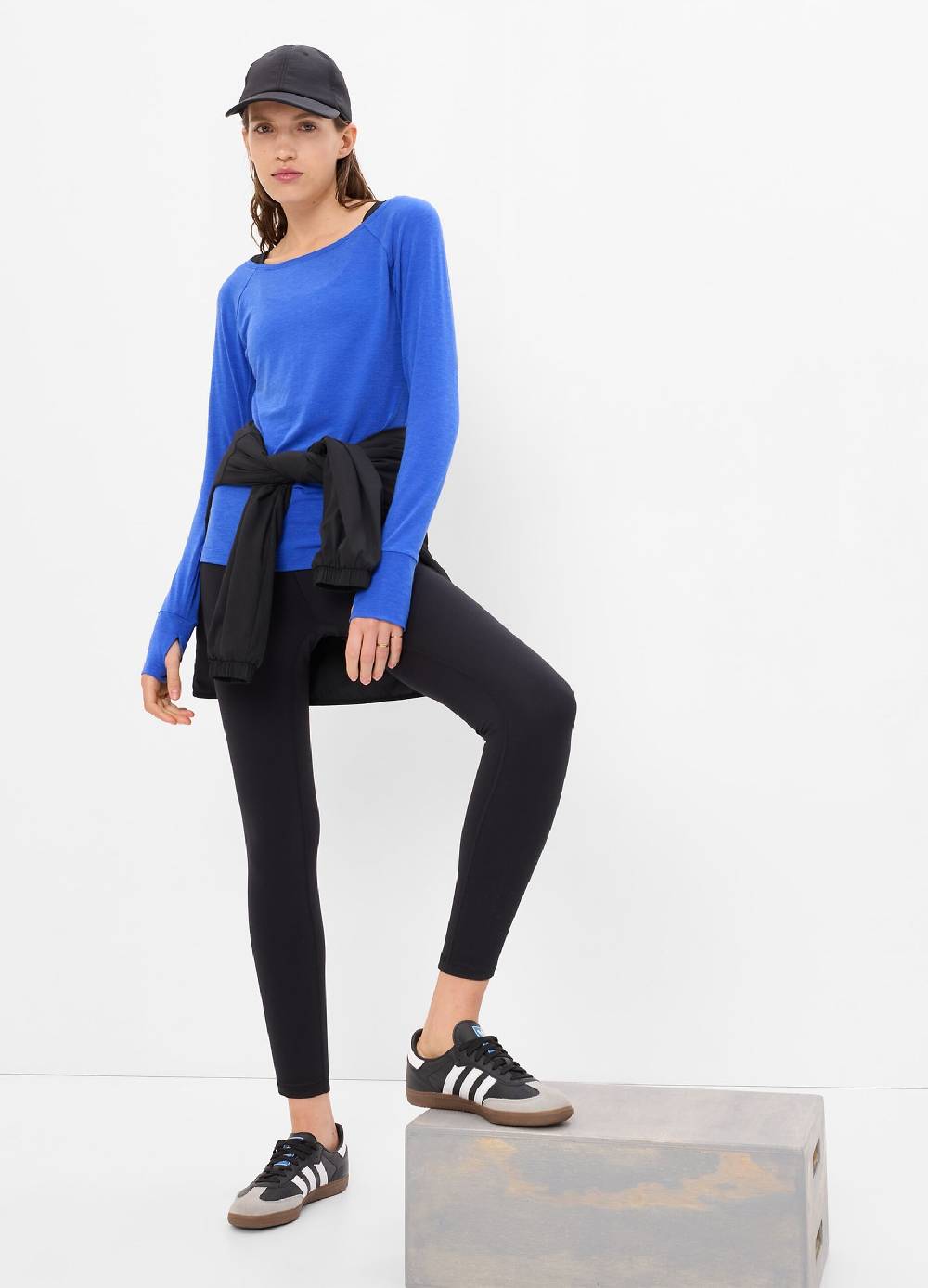 GAP T-shirt in tessuto traspirante In Vendita
