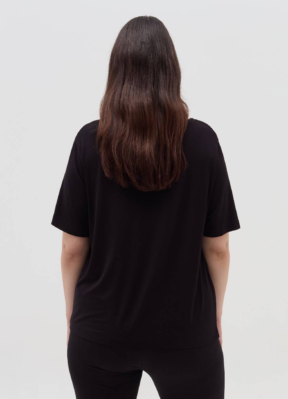 MYA T-shirt con scollo a V Curvy 50% di sconto per tempo limitato
