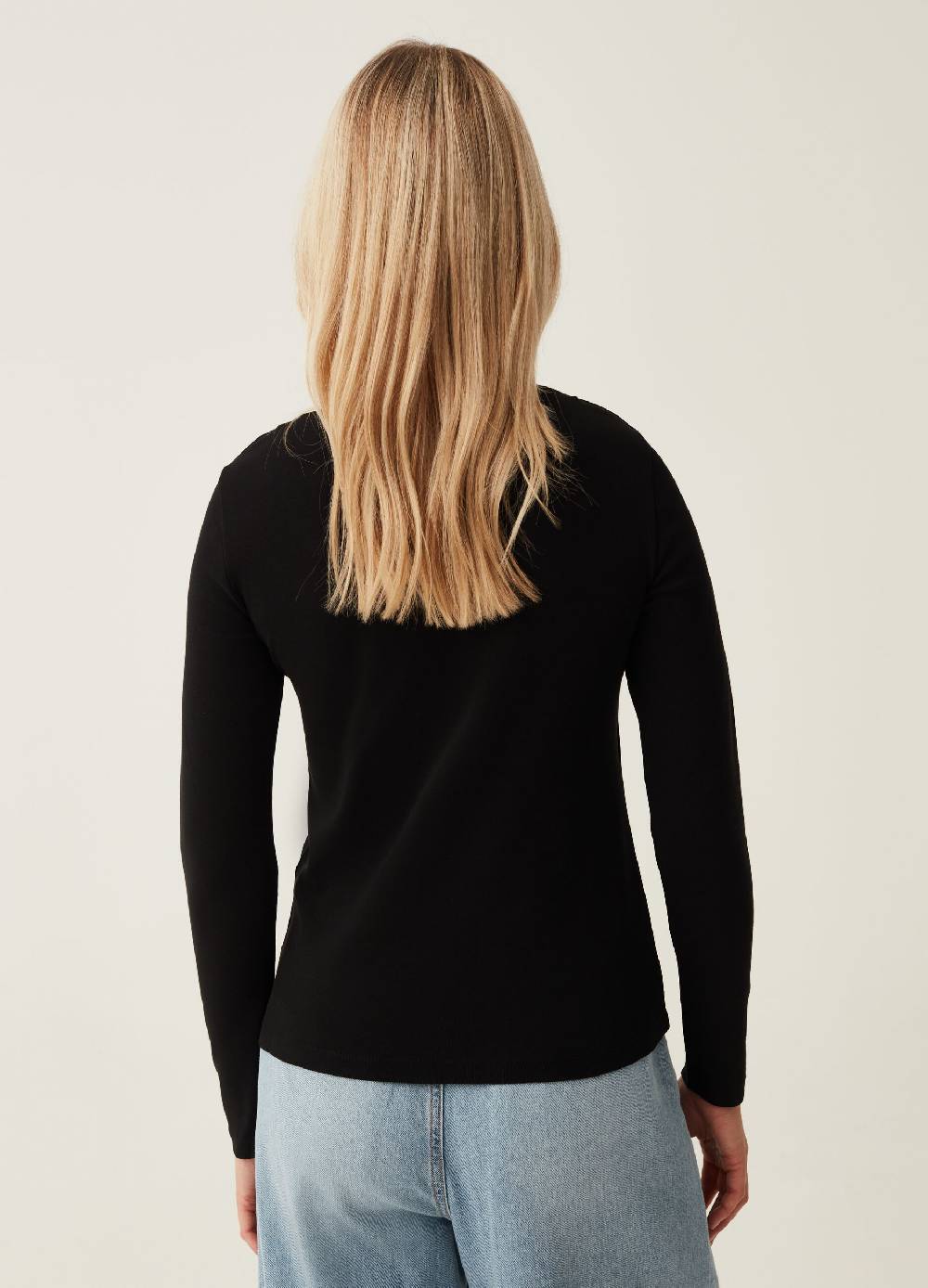 OVS T-shirt a maniche lunghe con scollo a cuore Offerta Giorno del Papà