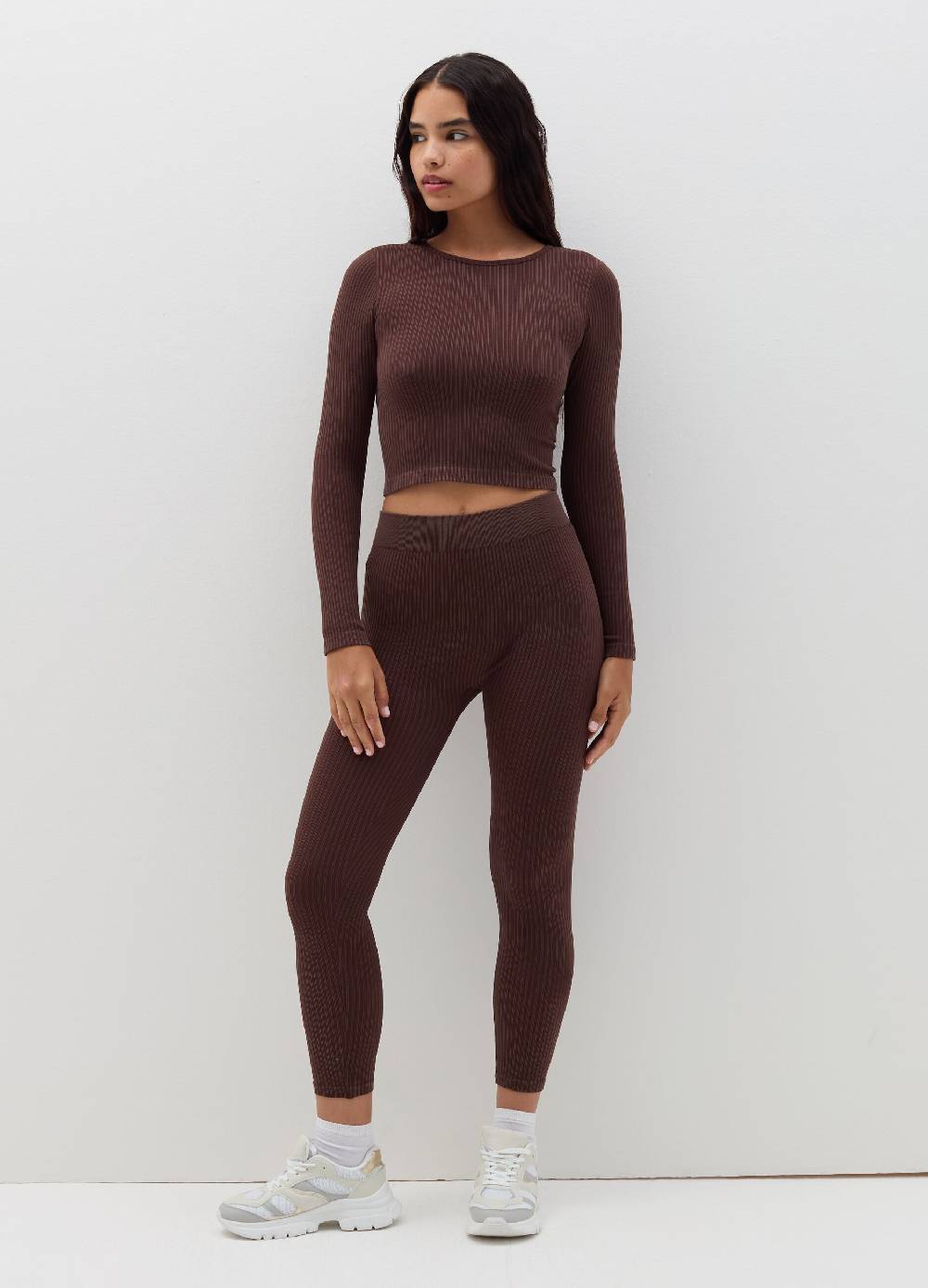 B. ANGEL T-shirt crop a costine con maniche lunghe Rilascio limitato