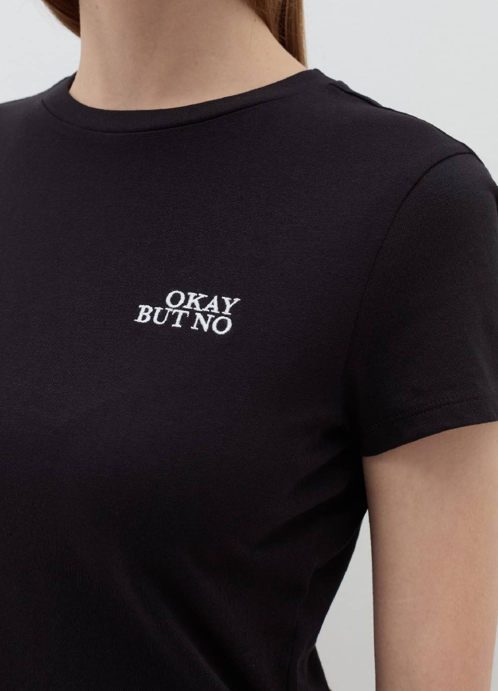 B. ANGEL T-shirt crop con ricamo lettering Convenienza