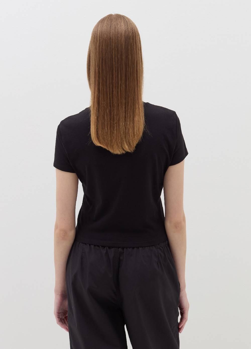 B. ANGEL T-shirt crop con ricamo lettering Convenienza