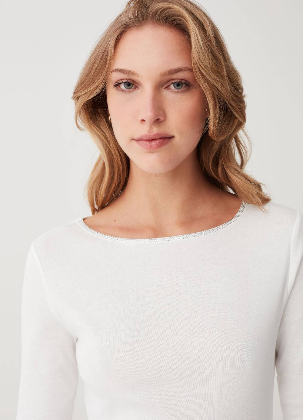 OVS T-shirt scollo rotondo con profilo in strass Offerta esclusiva