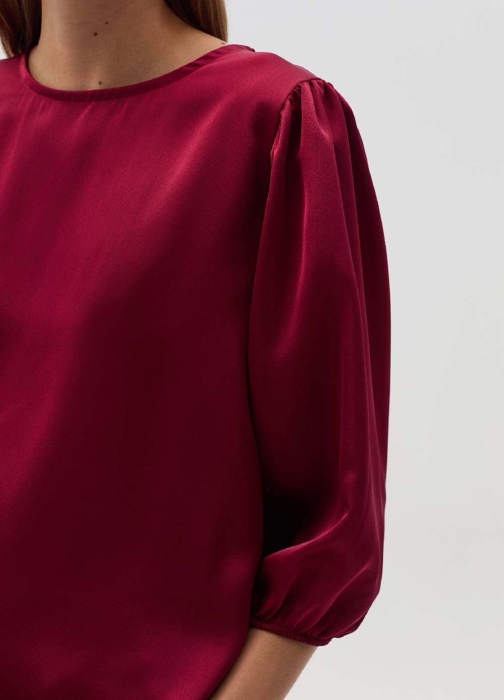 HYBRID Blusa in satin con maniche a sbuffo Latest stili