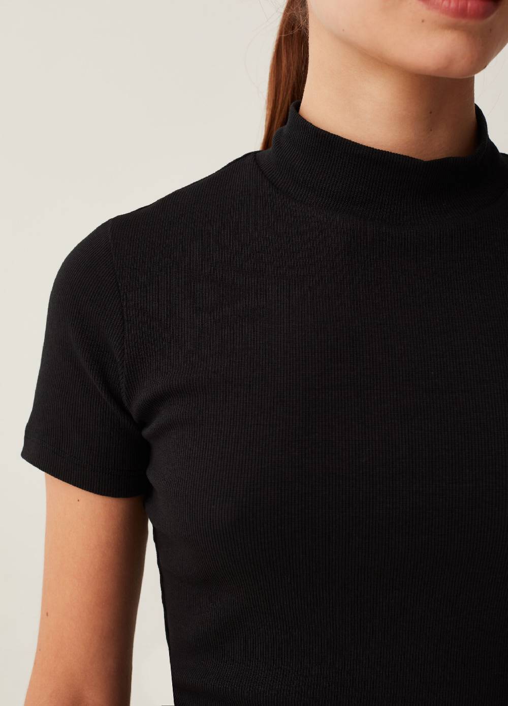 B. ANGEL T-shirt a costine sottili mock neck Duty-free