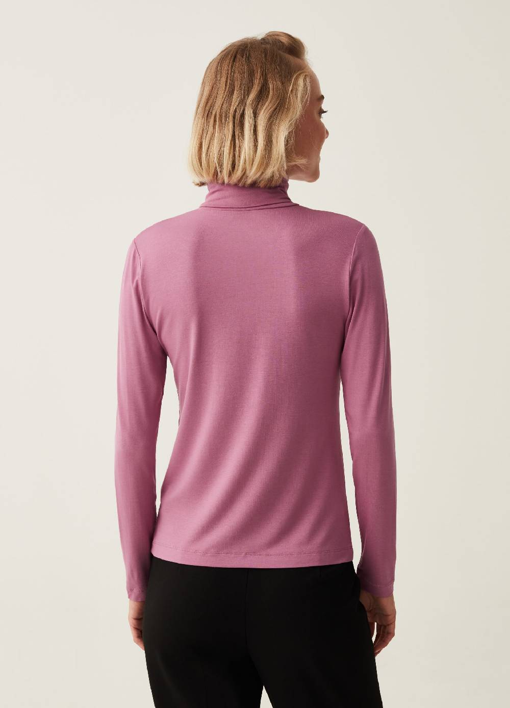 OVS T-shirt a collo alto con maniche lunghe 2025