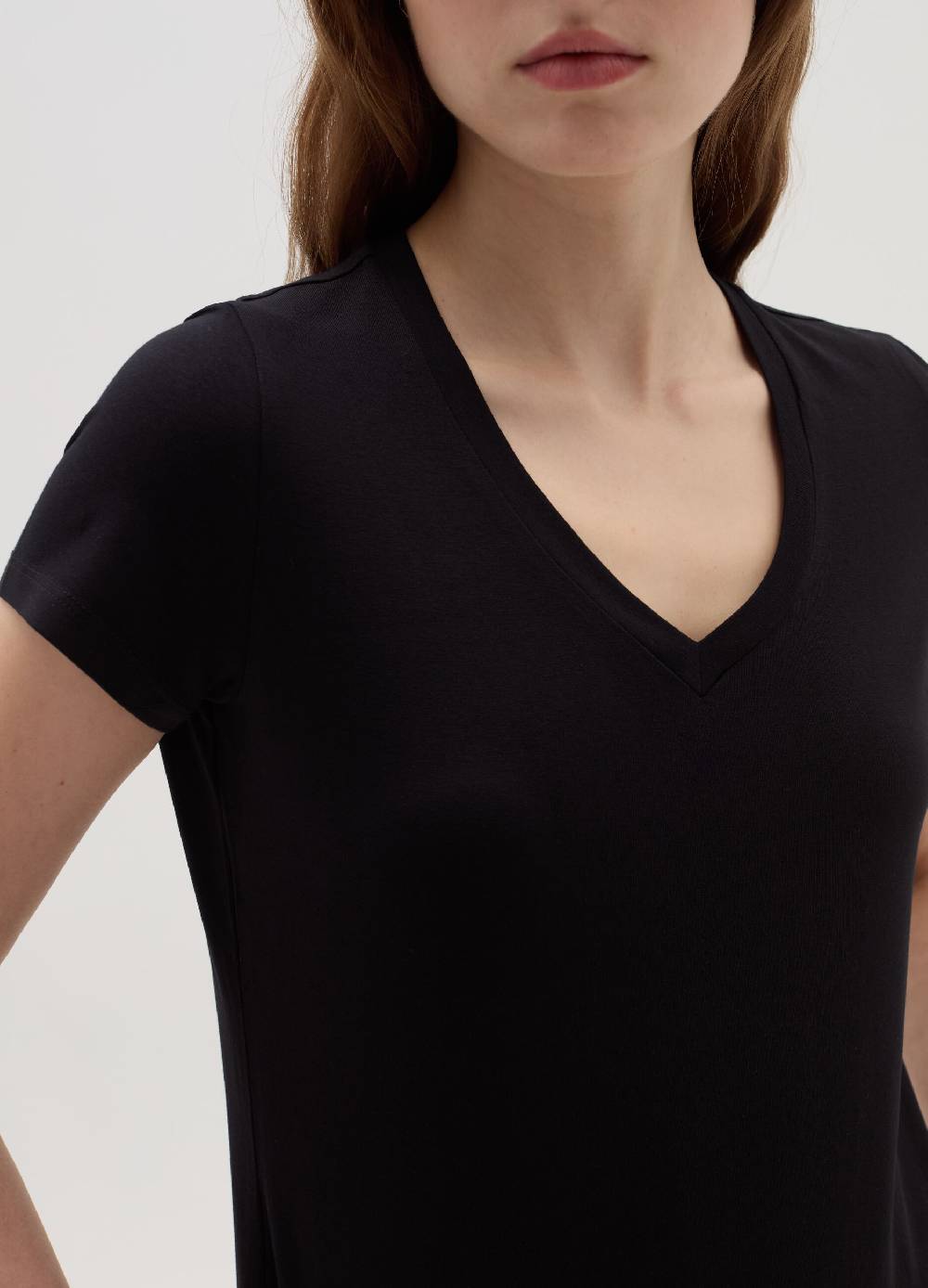 OVS T-shirt tinta unita con scollo a V Fornitura limitata