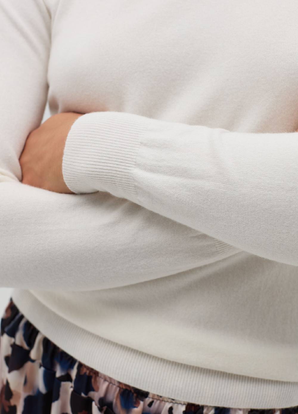 HYBRID Pullover girocollo con piccolo risvolto Offerta esclusiva