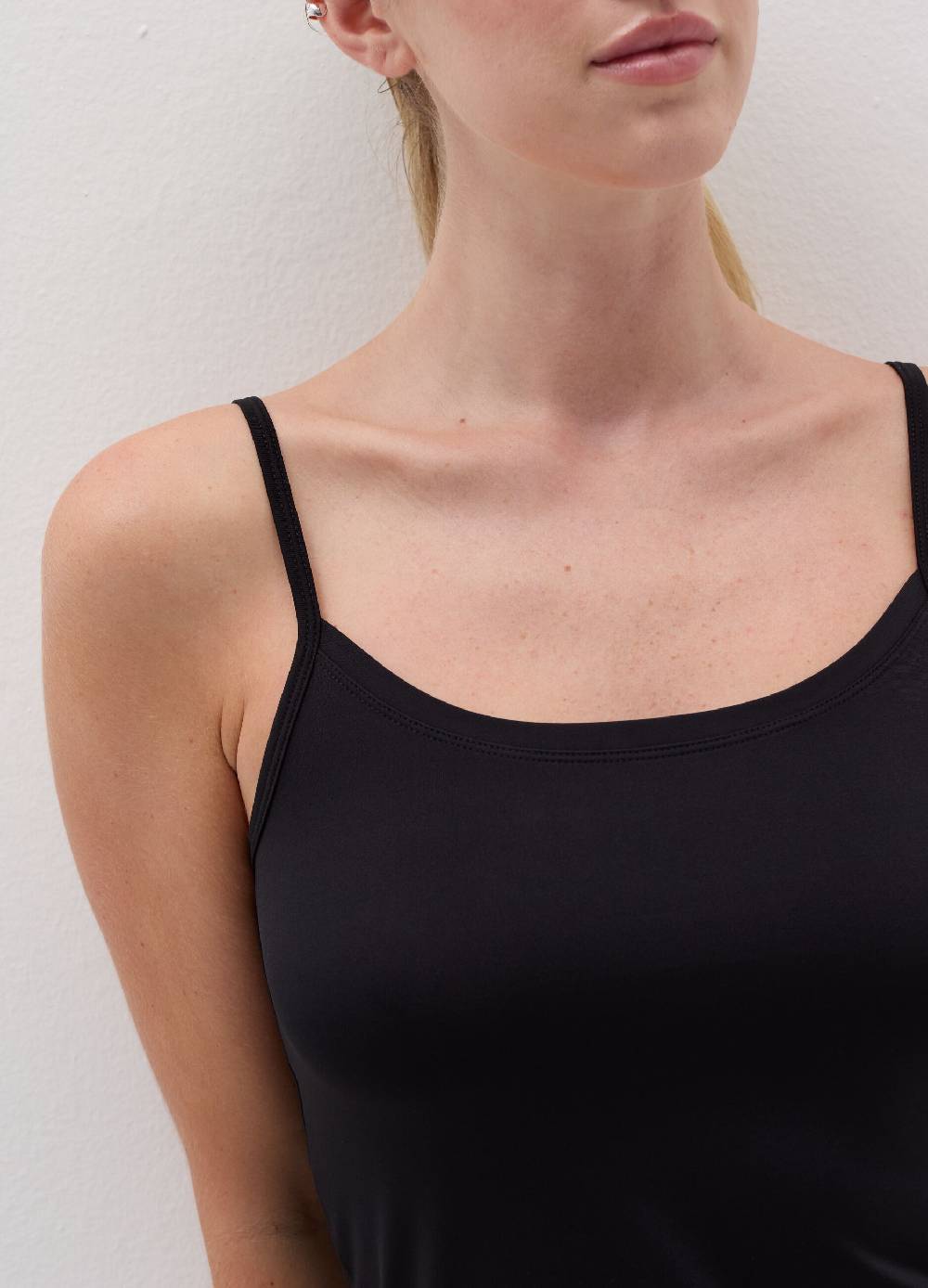 OVS Canotta intima in microfibra con spalline sottili Offerta per la Festa della Mamma