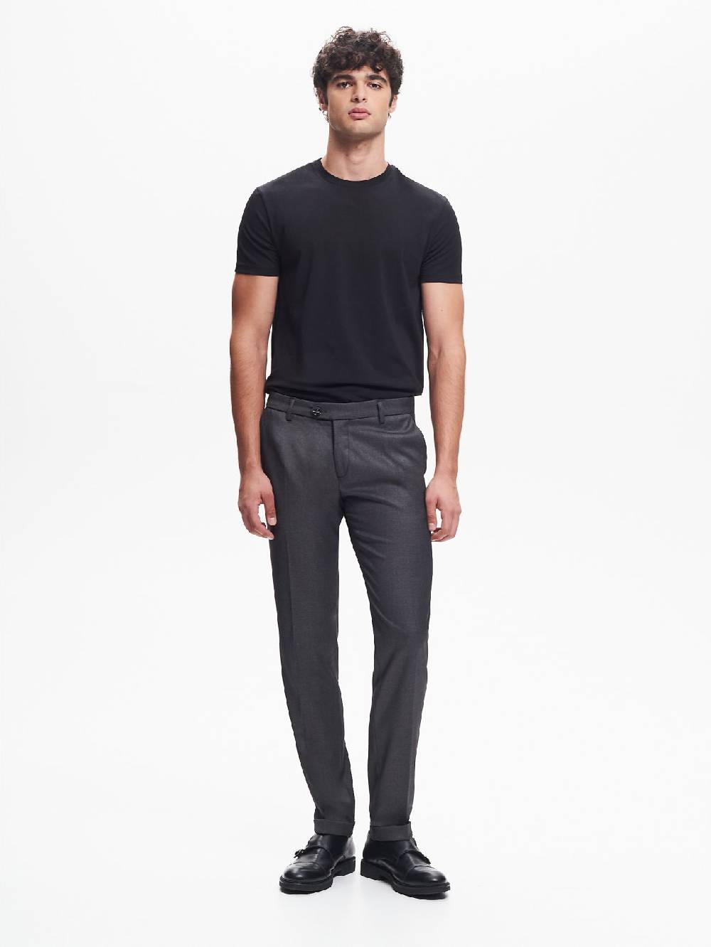Rinascimento T-shirt Girocollo Uomo Nero QB24 In Vendita