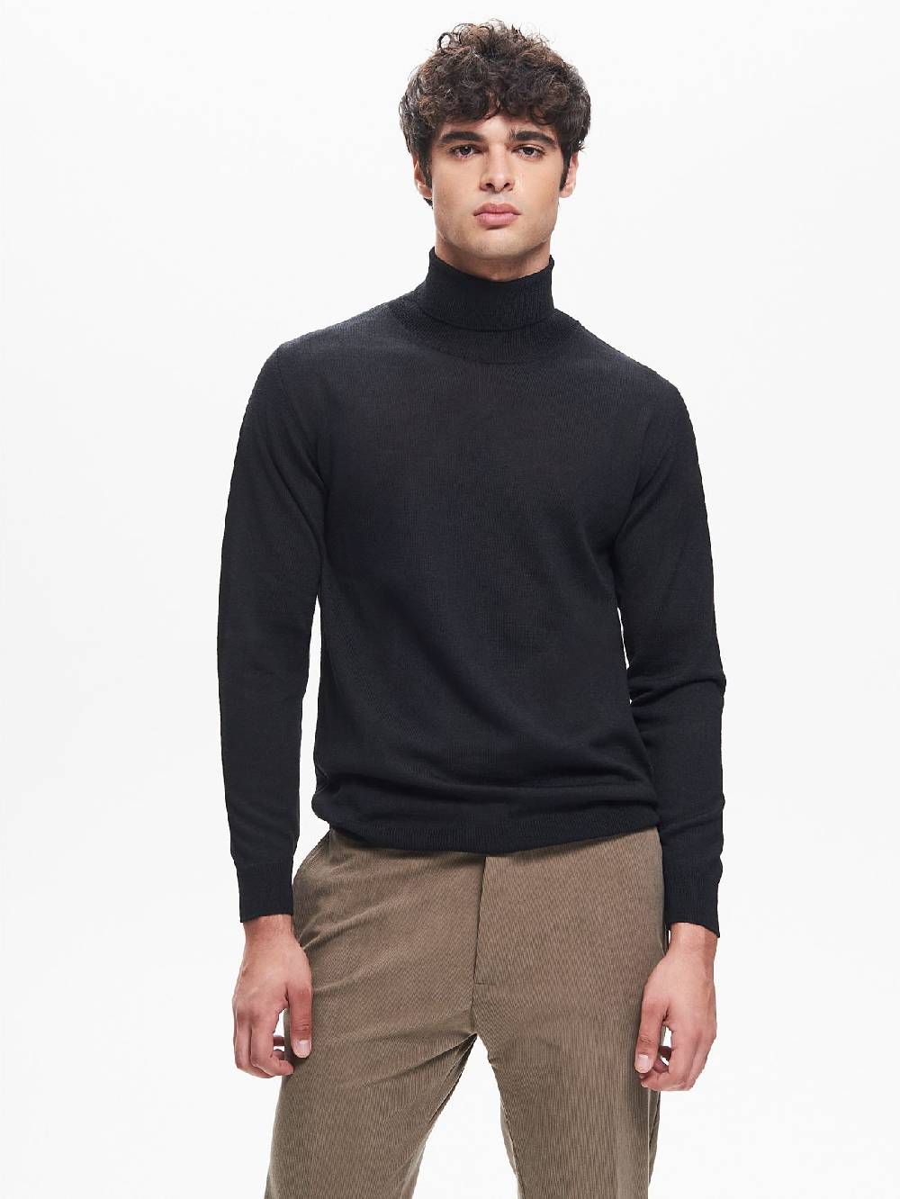 Rinascimento Maglia Dolcevita Uomo Basic Nero QB24 In Linea