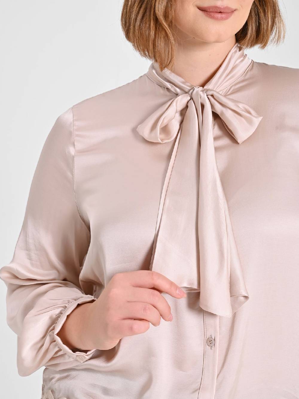 Rinascimento Camicia Curvy Bianca con Fiocco Nuovo
