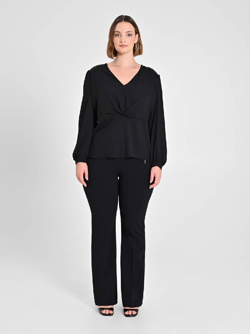 Rinascimento Blusa curvy con dettaglio paillettes Grandi sconti