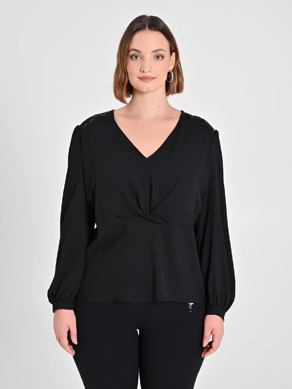 Rinascimento Blusa curvy con dettaglio paillettes Grandi sconti