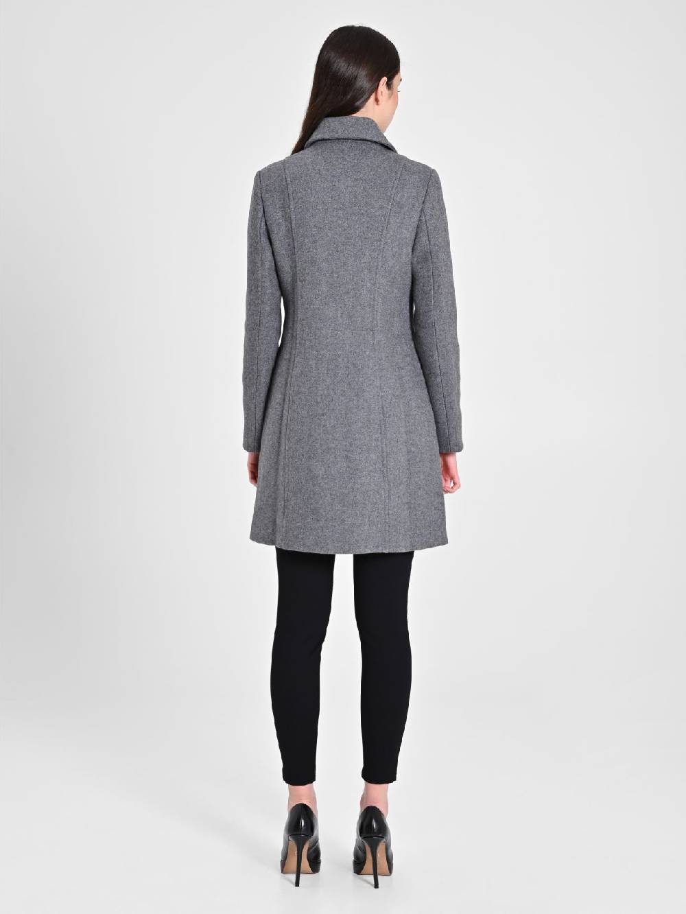 Rinascimento Cappotto Grigio con Bottoni Dorati 2025