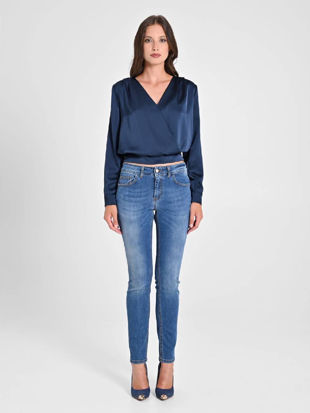 Rinascimento Blusa incrociata in Raso Convenienza
