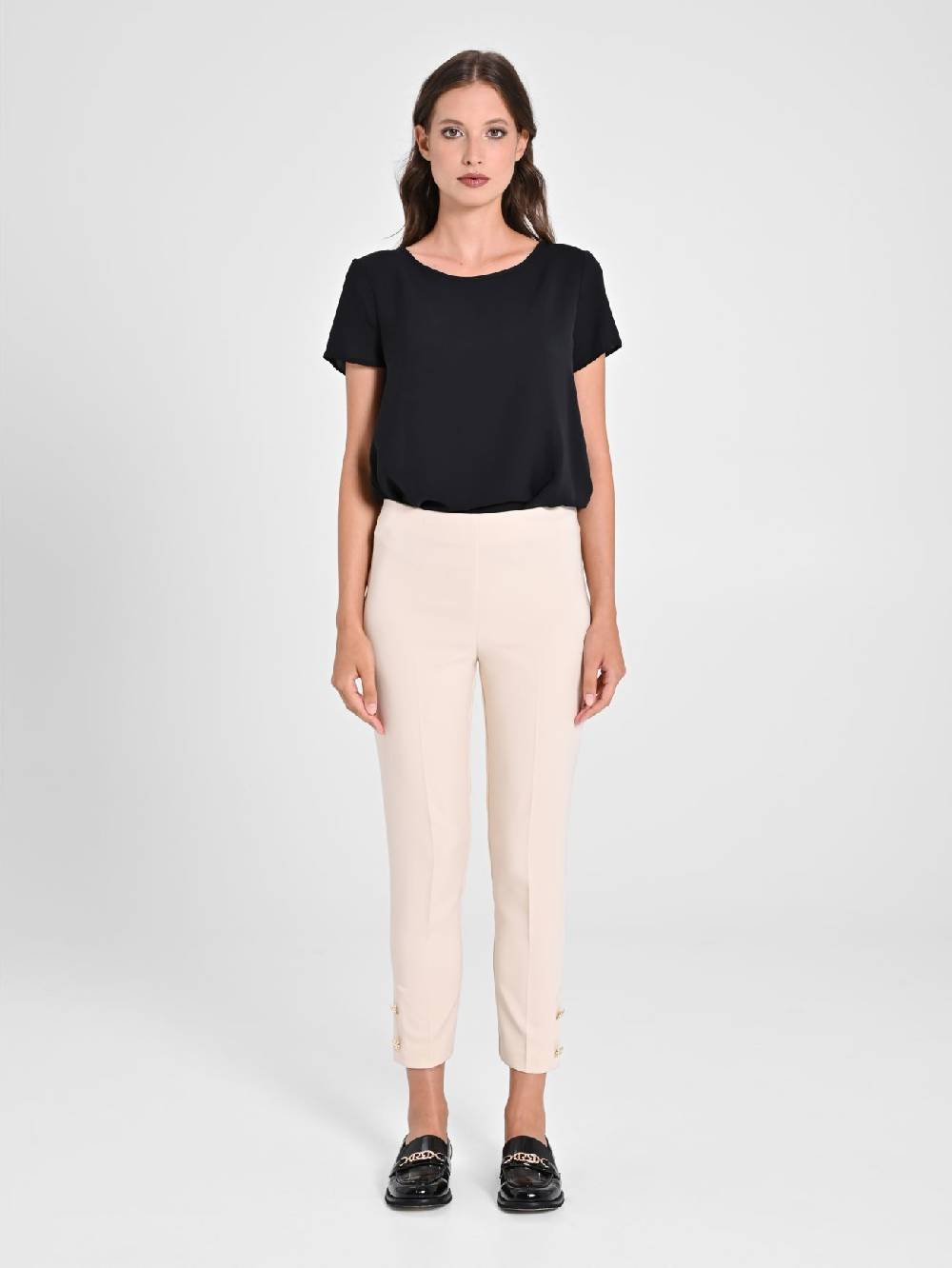 Rinascimento Pantaloni Slim in Tessuto Tecnico Beige Sconti questo mese