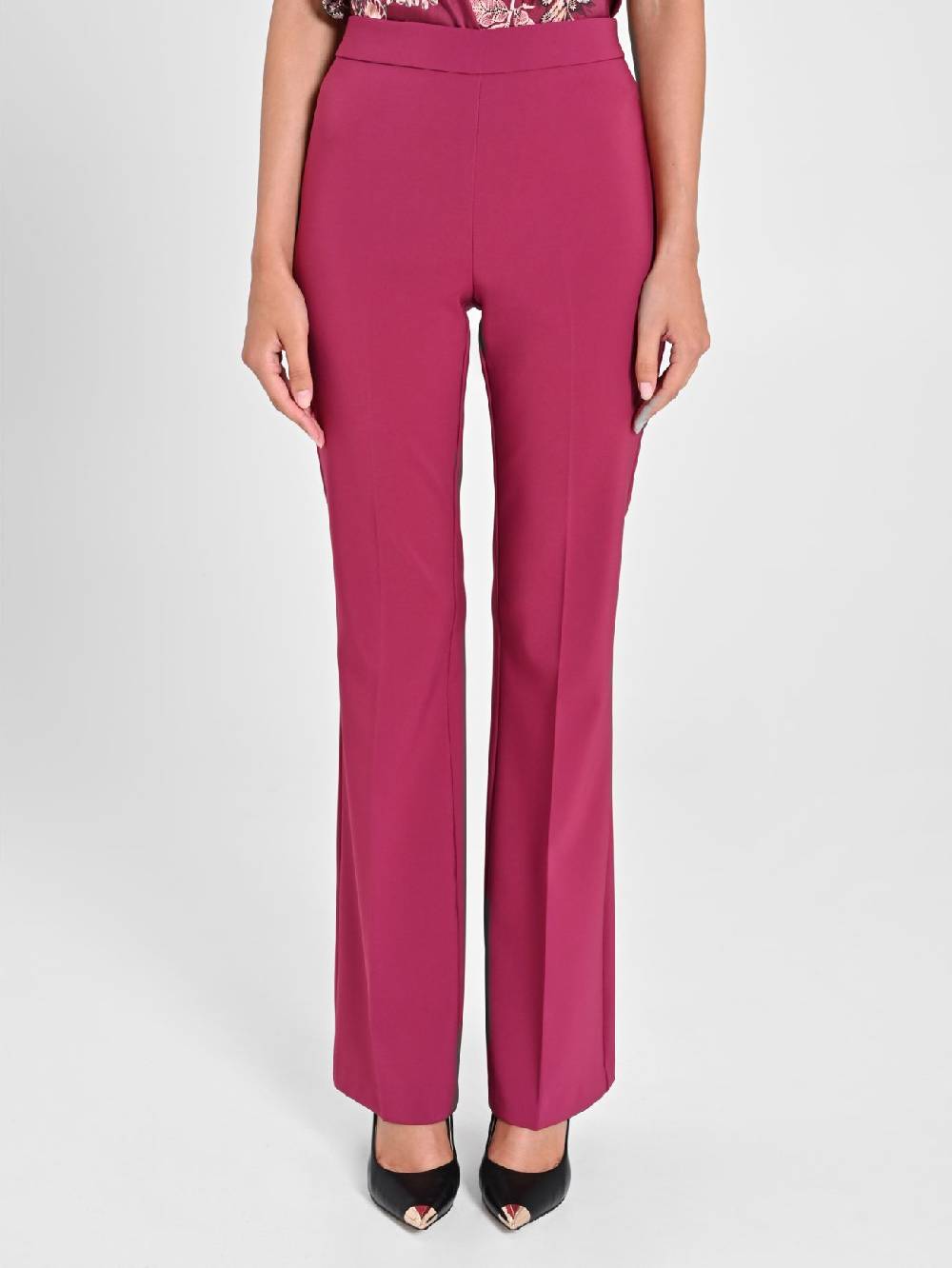 Rinascimento Pantaloni Flared in Tessuto Tecnico Bordeaux Soddisfazione Garantita