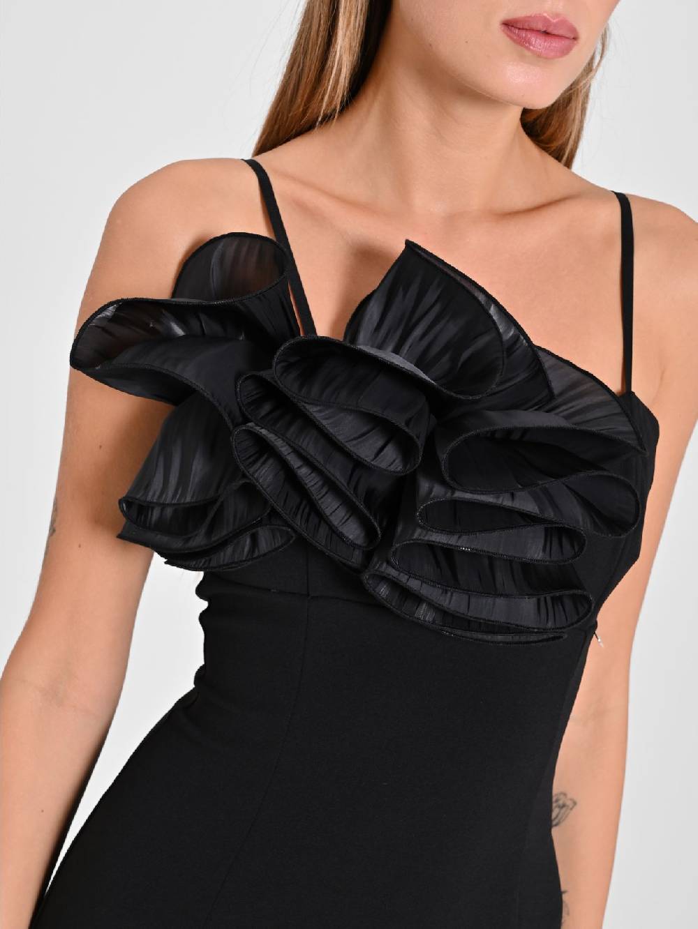 Rinascimento Tubino Nero con Fiori in Organza Qualità