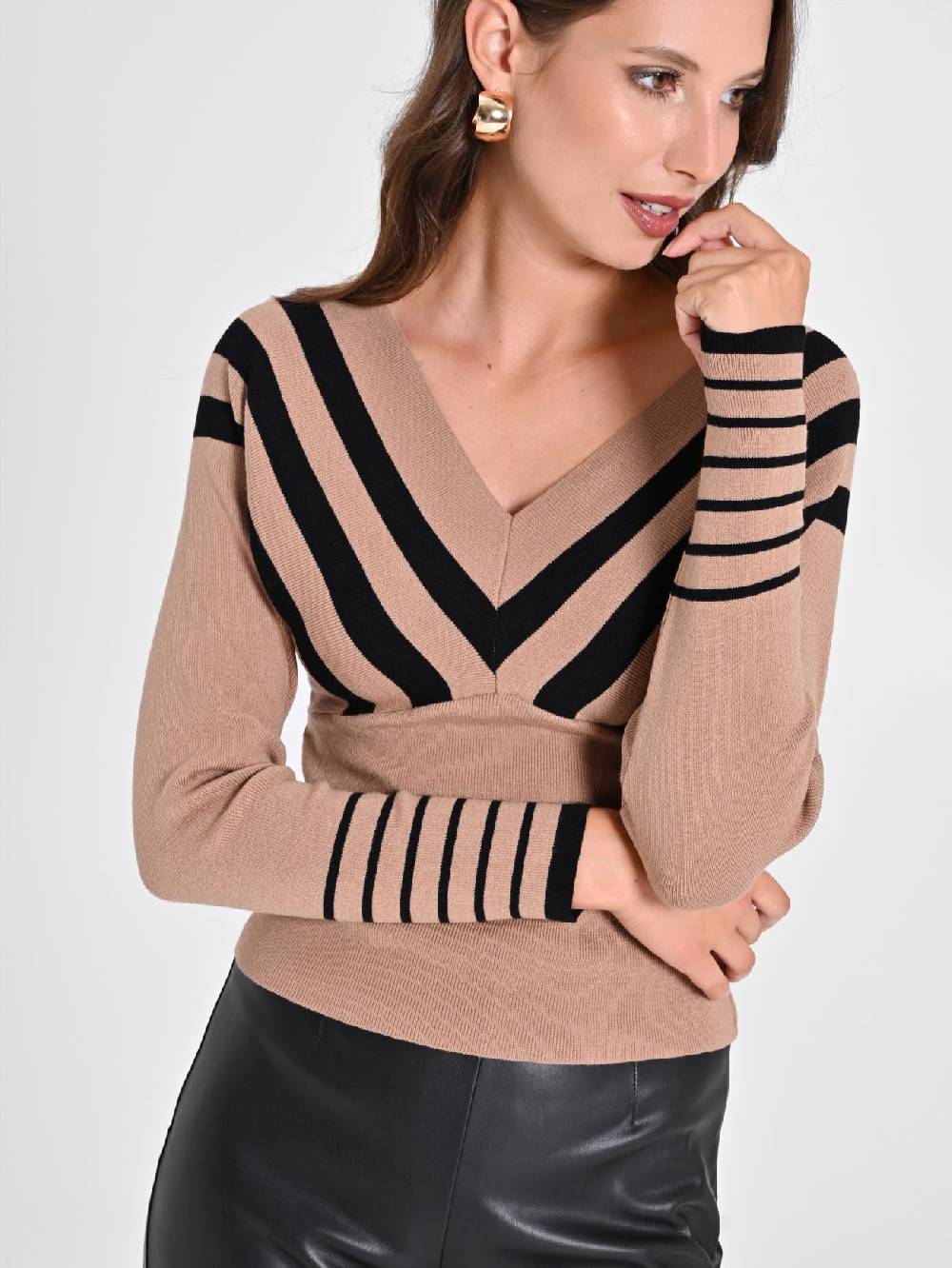 Rinascimento Maglioncino Beige a Righe Nere Offerta
