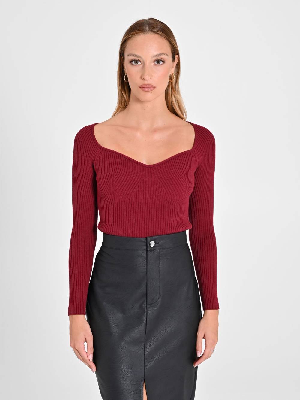 Rinascimento Maglia Bordeaux con Scollo a Cuore Offerta temporanea
