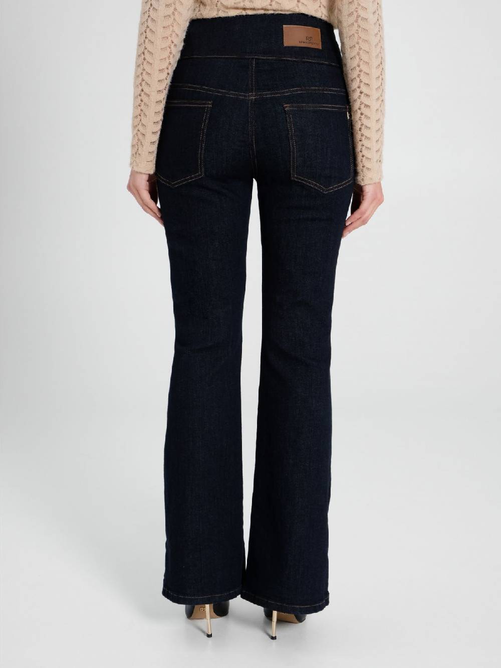 Rinascimento Jeans Flared a Vita Alta Bestseller
