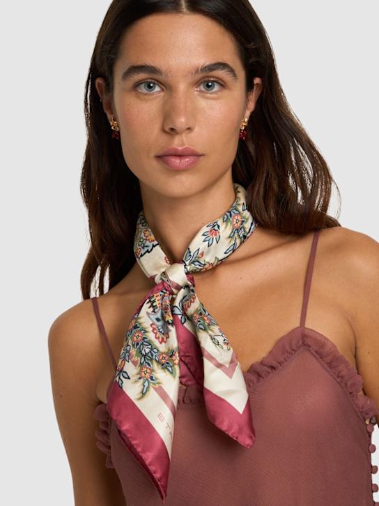 Luisaviaroma Foulard in seta stampata 50% di sconto per tempo limitato