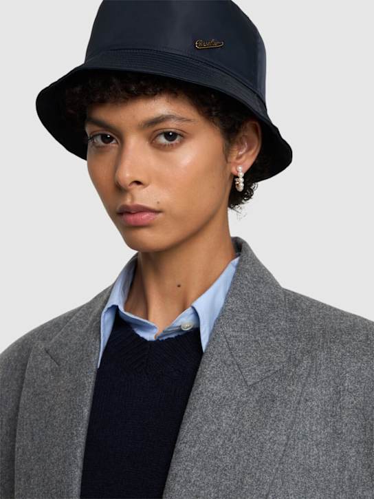 Luisaviaroma Cappello bucket impermeabile Pezzi Unici